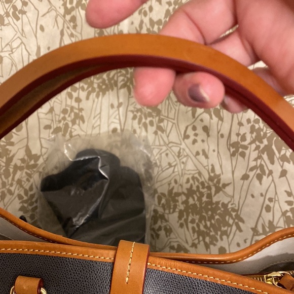 Dooney &Bourke Shelby Shopper in gray with honey accents hardware in gold EUC - Picture 6 of 15